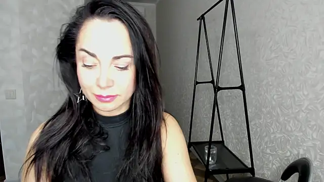 Snapshot of Monica_Weiss chatting on 03.04.25 Monica Weiss online show from 03.04.25