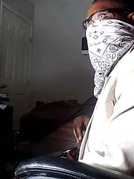 Snapshot of dominatingblacklove chatting on 10.23.25 dominatingblacklove online show from 10.23.25