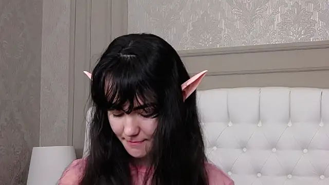 Snapshot of Little__Iris chatting on 03.09.25 Little Iris online show from 03.09.25