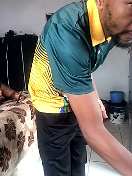 Snapshot of MKbesxxx chatting on 11.04.25 MKbesxxx online show from 11.04.25