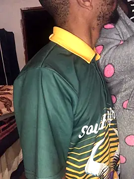 Snapshot of MKbesxxx chatting on 11.16.25 MKbesxxx online show from 11.16.25