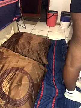 Snapshot of MKbesxxx chatting on 11.26.25 MKbesxxx online show from 11.26.25