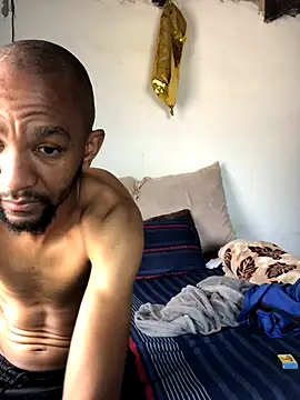 Snapshot of MKbesxxx chatting on 11.29.25 MKbesxxx online show from 11.29.25