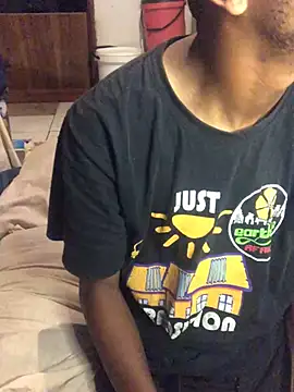 Snapshot of MKbesxxx chatting on 02.13.26 MKbesxxx online show from 02.13.26