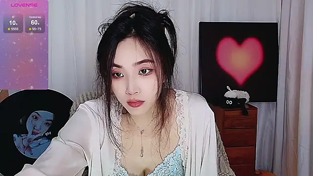 Snapshot of xiaotiantian-76 chatting on 10.15.25 xiaotiantian-76 online show from 10.15.25