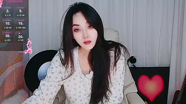 Snapshot of xiaotiantian-76 chatting on 10.27.25 xiaotiantian-76 online show from 10.27.25