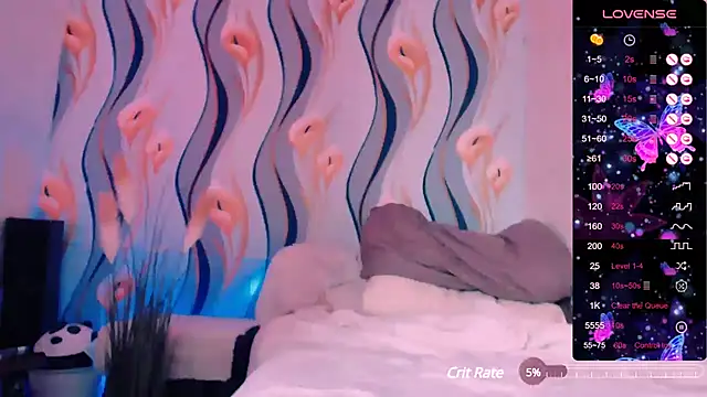 Snapshot of roxyyyrose chatting on 01.05.25 roxyyyrose online show from 01.05.25