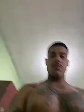 Snapshot of TiagopirocudoMG chatting on 04.15.26 TiagopirocudoMG online show from 04.15.26