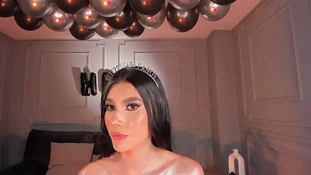 NiaSalvatore online show from 02.19.25