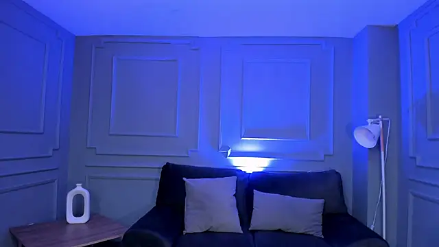 NiaSalvatore online show from 03.21.25