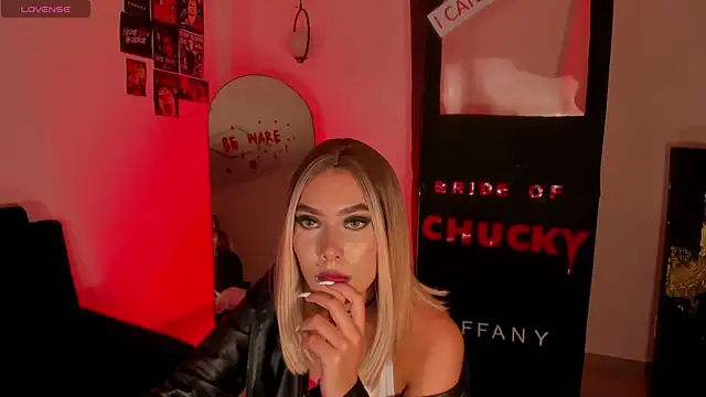 NiaSalvatore online show from 10.24.25