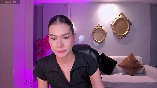 NiaSalvatore online show from 03.17.26