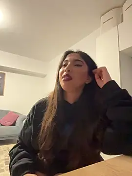 Snapshot of miaceleste chatting on 11.18.25 miaceleste online show from 11.18.25