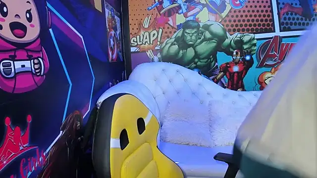 Snapshot of jisuscat chatting on 03.19.25 jisuscat online show from 03.19.25