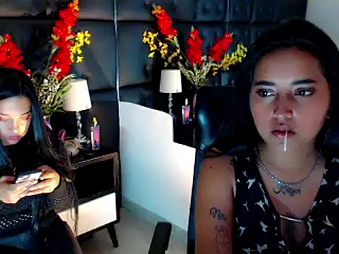 Snapshot of Carolaine01 chatting on 01.10.25 Carolaine01 online show from 01.10.25