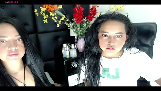 Snapshot of Carolaine01 chatting on 01.25.25 Carolaine01 online show from 01.25.25