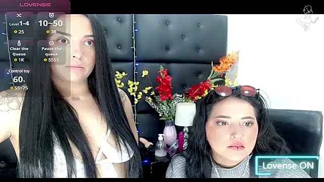 Snapshot of Carolaine01 chatting on 03.18.25 Carolaine01 online show from 03.18.25