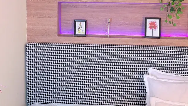 Snapshot of AbieHills chatting on 03.19.25 AbieHills online show from 03.19.25