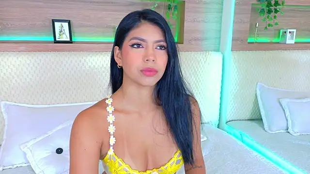 Snapshot of AbieHills chatting on 09.10.25 AbieHills online show from 09.10.25