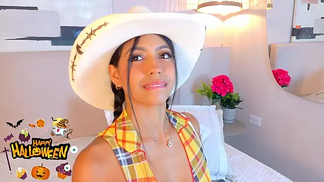 Snapshot of AbieHills chatting on 10.31.25 AbieHills online show from 10.31.25