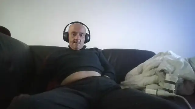horndude187187 online show from 06.12.26