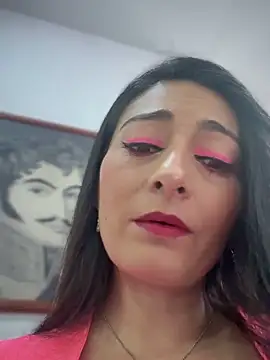 BELLA--26 online show from 12.18.25