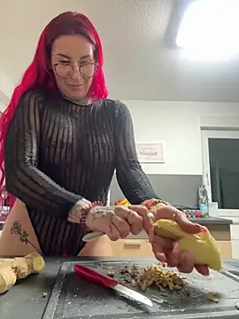 Mia-Fuchs online show from 02.24.26