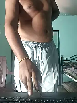 Desi Heat online show from 01.05.25