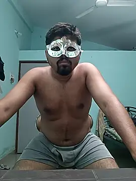 Desi Heat online show from 03.05.25