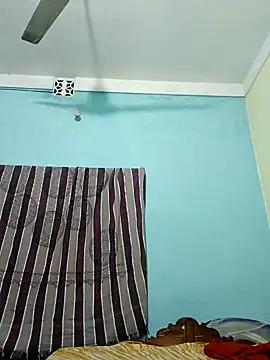 Snapshot of _MilkyBar chatting on 02.11.25 MilkyBar online show from 02.11.25