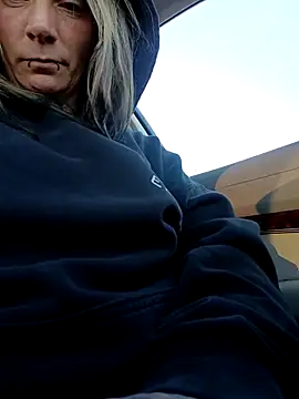 RaBbiTt530 online show from 04.20.26