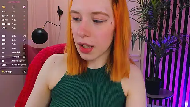 Snapshot of Mikka_Blush chatting on 03.10.25 Mikka Blush online show from 03.10.25