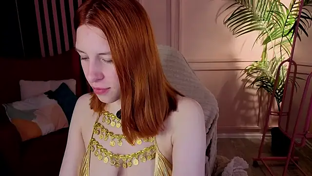 Snapshot of Mikka_Blush chatting on 10.09.25 Mikka Blush online show from 10.09.25