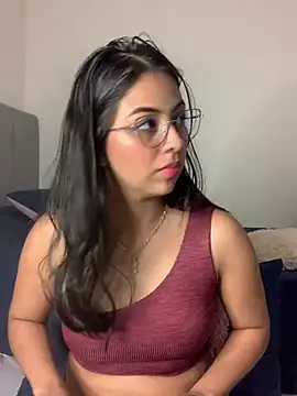 Julii- online show from 01.05.25