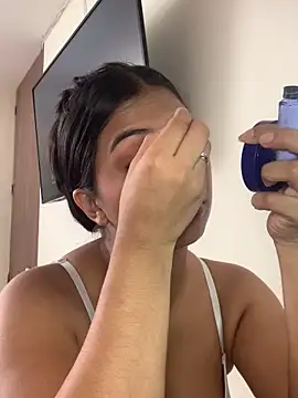 Julii- online show from 10.29.25