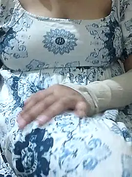 Snapshot of mallupriyapriya chatting on 03.16.25 mallupriyapriya online show from 03.16.25