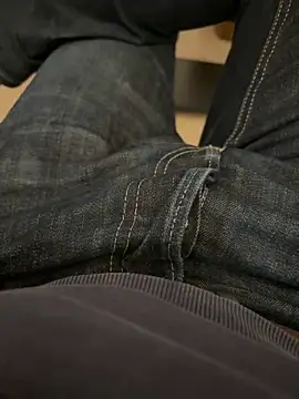 Pierre22000 online show from 12.18.25