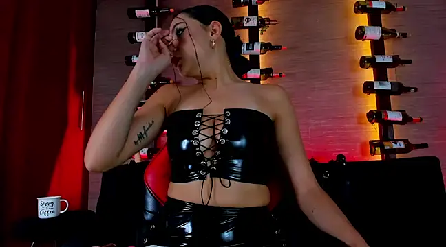 LiaOwen  online show from 01.30.25