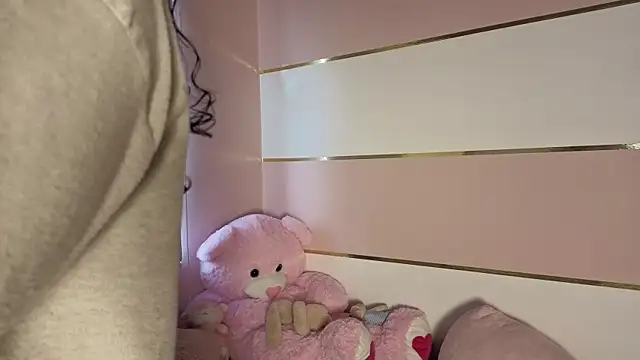 Charlotte  Miller online show from 11.03.25