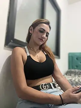 Samantha bigboobs online show from 03.18.25