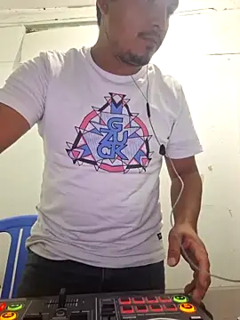 ikkyh2rj online show from 01.08.25