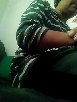 Snapshot of escorpio50jt chatting on 10.23.25 escorpio50jt online show from 10.23.25