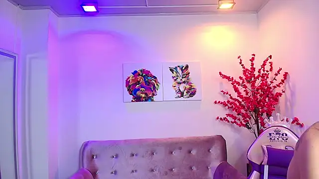 Snapshot of Arianna_sweeet chatting on 02.07.25 Arianna sweeet online show from 02.07.25