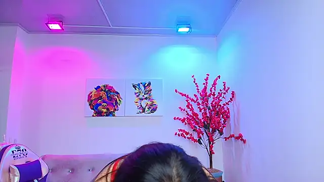 Snapshot of Arianna_sweeet chatting on 02.11.25 Arianna sweeet online show from 02.11.25