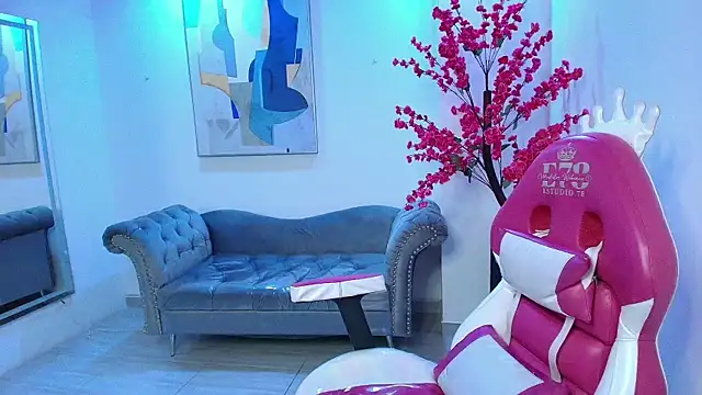 Snapshot of Arianna_sweeet chatting on 09.14.25 Arianna sweeet online show from 09.14.25