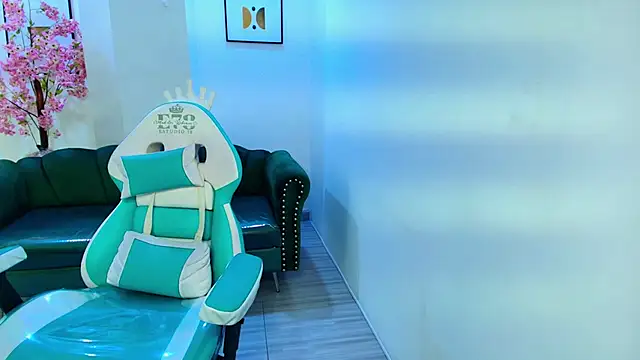 Snapshot of Arianna_sweeet chatting on 11.11.25 Arianna sweeet online show from 11.11.25