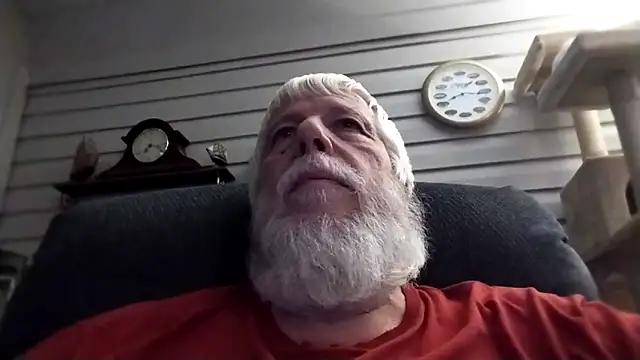Snapshot of Futura_intx chatting on 04.19.26 Futura intx online show from 04.19.26