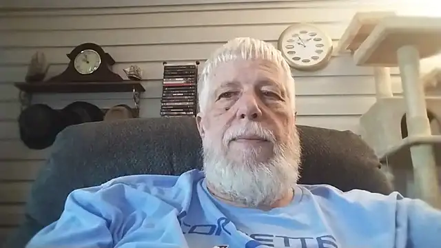 Snapshot of Futura_intx chatting on 05.18.26 Futura intx online show from 05.18.26