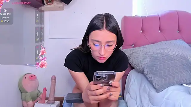 Snapshot of irirs_rouse chatting on 11.11.25 irirs rouse online show from 11.11.25