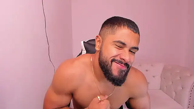 Santiago huntt online show from 02.06.25